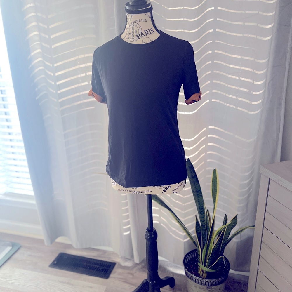 Zara Tee.
